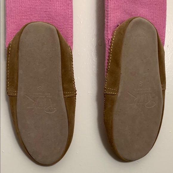 VICTORIA’S SECRET Wool Pink tall knit Mukluk Slipper Boot socks S - Picture 3 of 6